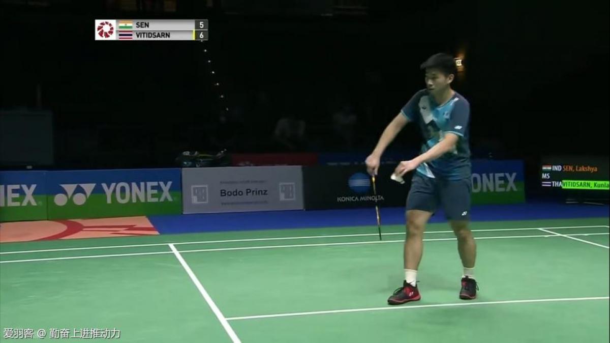 引人注目的 引人注目的