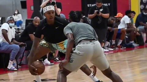 套上与后腰 套上与后腰